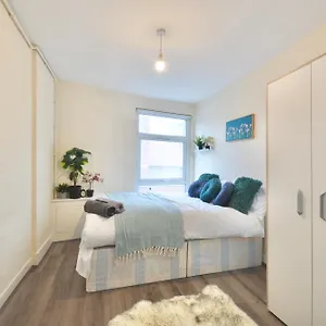 Curve Apartment